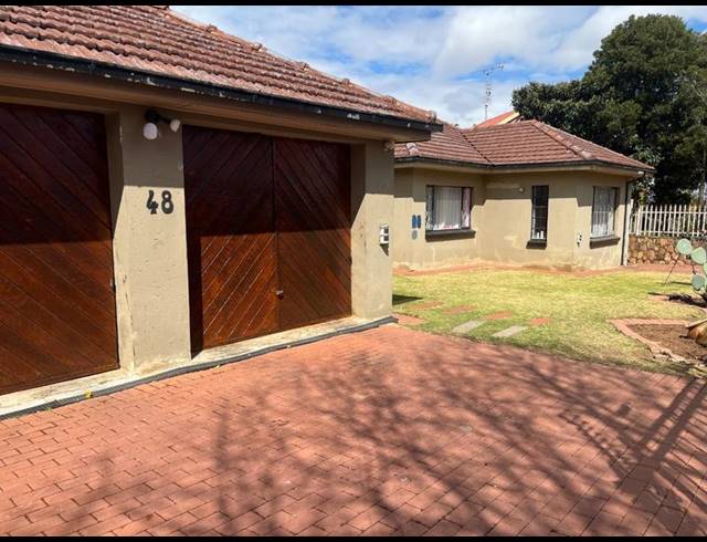 5 BEDROOM HOUSE FOR SALE IN LINMEYER